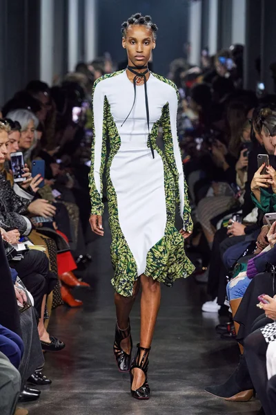 Look 27